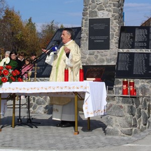 Otvorenje spomenika povodom 700 godine Vivodine